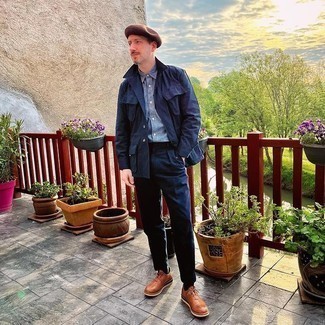 С чем носить темно-синюю полевую куртку