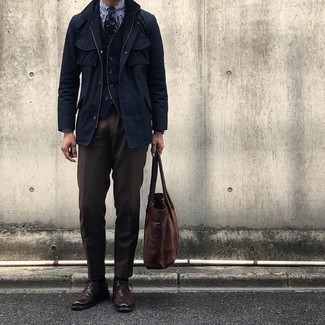 Какие жилеты носить с темно-синей полевой курткой