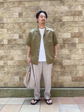 С чем носить темно-синие сланцы мужчине