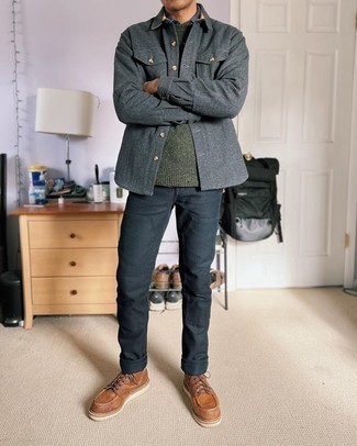 С чем носить темно-синюю рубашку с длинным рукавом в мелкую клетку мужчине