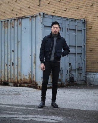 Как носить темно-синюю куртку харрингтон с черными джинсами