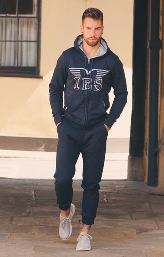 С чем носить темно-синий худи мужчине