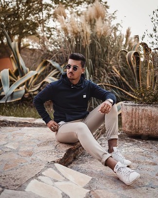 С чем носить темно-синий худи мужчине