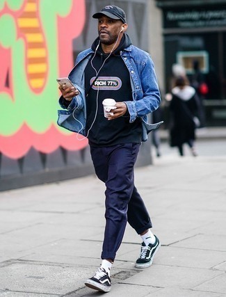 С чем носить темно-синий худи мужчине