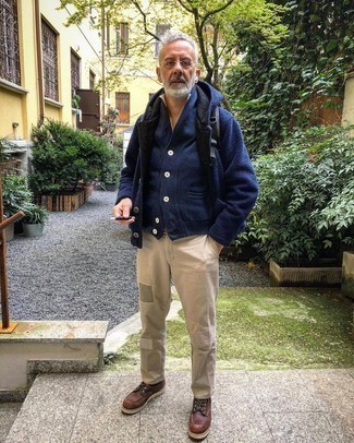 С чем носить темно-синий худи мужчине