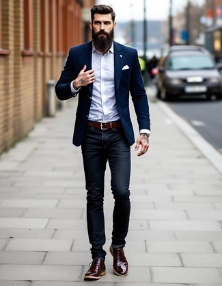 Какие пиджаки носить с темно-синими джинсами мужчине