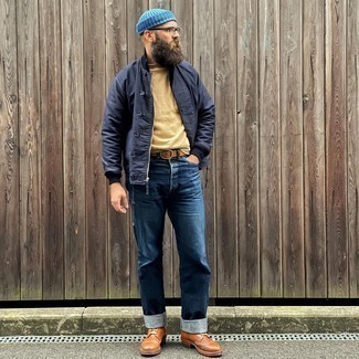 Какие бомберы носить с темно-синими джинсами мужчине