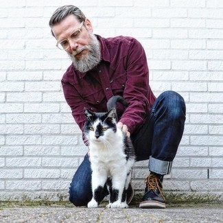 Какие ботинки броги носить с темно-синими джинсами