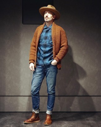 Какие кардиганы носить с темно-синими джинсами мужчине