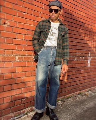 Какие ботинки дезерты носить с темно-синими джинсами