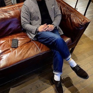 С чем носить темно-синие джинсы мужчине