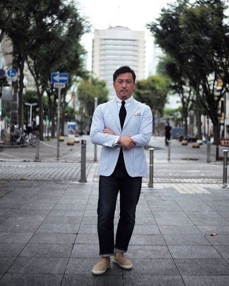 С чем носить темно-синие джинсы мужчине