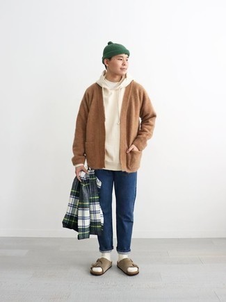 С чем носить темно-синие джинсы мужчине