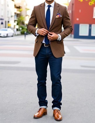 С чем носить темно-синие джинсы мужчине