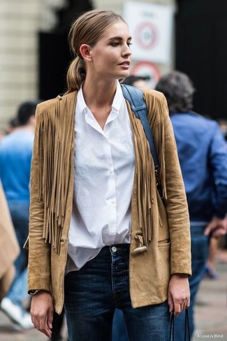 С чем носить темно-синюю кожаную сумку женщине