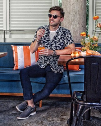 С чем носить темно-синие кожаные туфли дерби