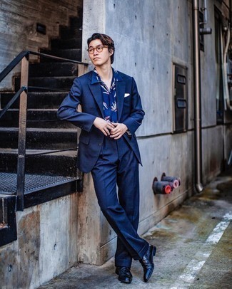 С чем носить темно-синие кожаные туфли дерби