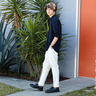 С чем носить темно-синие кожаные туфли дерби