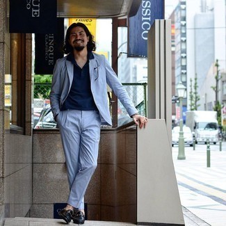 С чем носить темно-синие кожаные лоферы мужчине