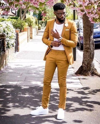 С чем носить темно-синие кожаные часы мужчине