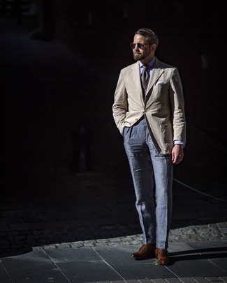 С чем носить темно-синие льняные классические брюки мужчине