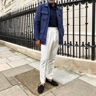 С чем носить темно-синюю льняную полевую куртку