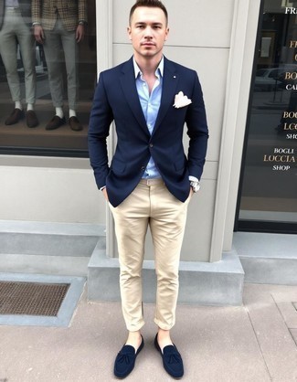 Какие брюки чинос носить с темно-синими лоферами