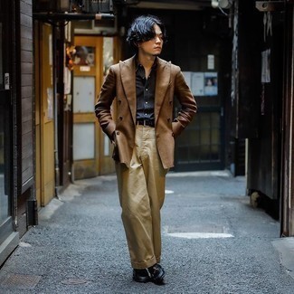 Какие двубортные пиджаки носить с темно-синими лоферами мужчине