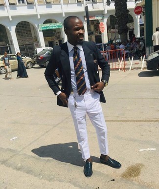 Какие двубортные пиджаки носить с темно-синими лоферами мужчине