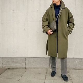 Какие длинные пальто носить с темно-синими лоферами