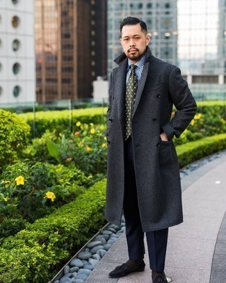 Какие длинные пальто носить с темно-синими лоферами