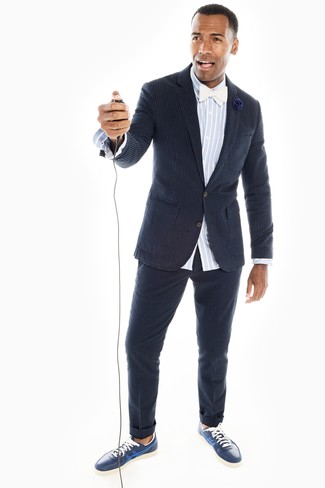 Какие пиджаки носить с темно-синими низкими кедами мужчине