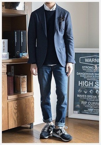 Какие пиджаки носить с темно-синими низкими кедами мужчине
