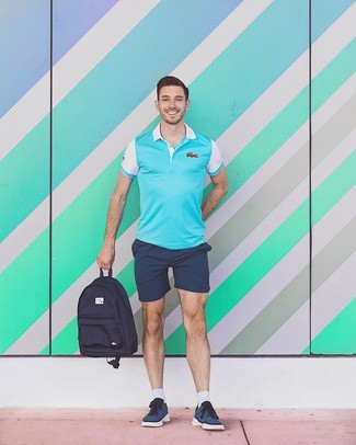 С чем носить темно-синие низкие кеды мужчине