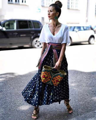 С чем носить темно-синюю длинную юбку