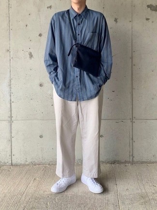 С чем носить темно-синюю сумку почтальона