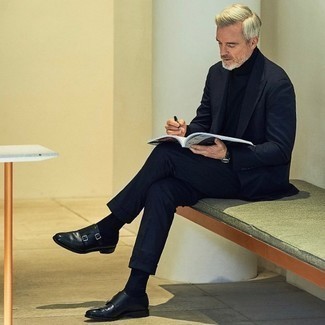 Какие водолазки носить с темно-синими монками