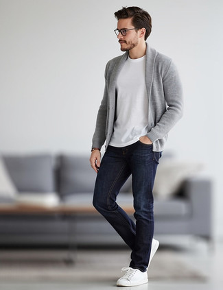 С чем носить темно-синие брюки мужчине