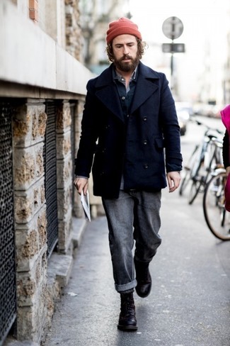 Как носить темно-синее полупальто с темно-серыми джинсами