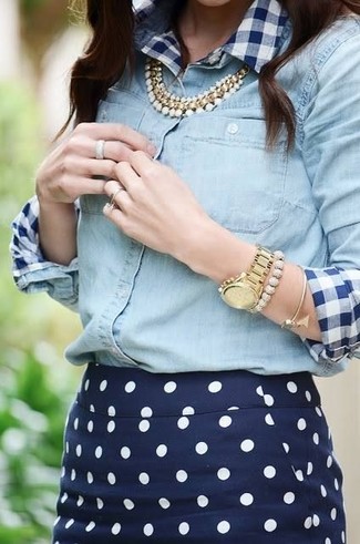 С чем носить темно-синюю юбку-карандаш