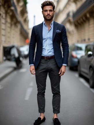 С чем носить темно-синий нагрудный платок