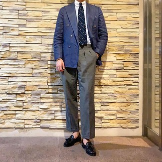 С чем носить темно-синий нагрудный платок