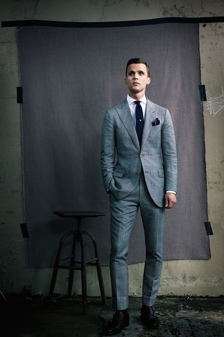 С чем носить темно-синий нагрудный платок