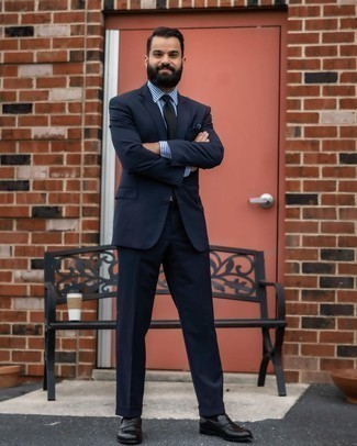 С чем носить темно-синий нагрудный платок