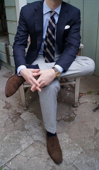 С чем носить темно-синие носки в горошек мужчине