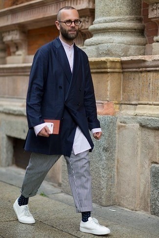 С чем носить темно-синие носки в горошек мужчине