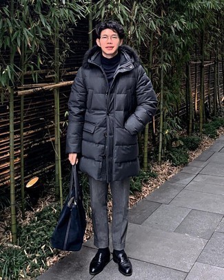 Какие лоферы носить с темно-синим пуховиком мужчине