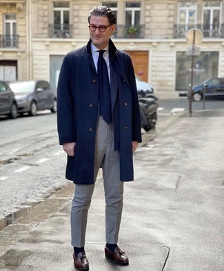 Какие пиджаки носить с темно-синим дождевиком мужчине