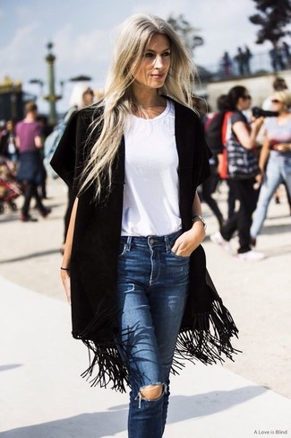 С чем носить темно-синие рваные джинсы-бойфренды