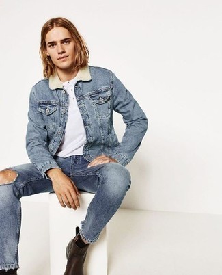 Какие джинсы носить с темно-синей короткой дубленкой мужчине